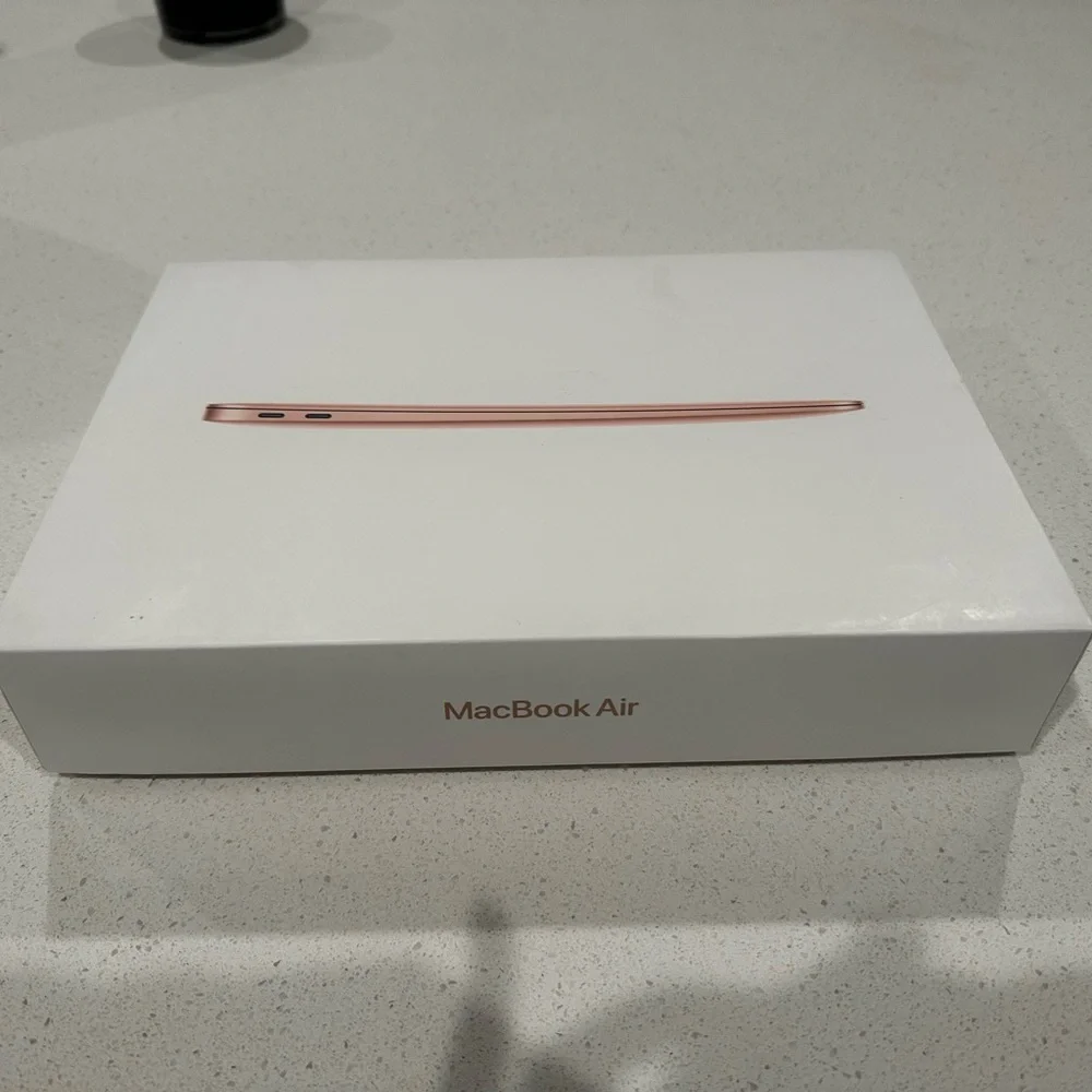 2020 MacBook Air - Perfect Working Condition w/accessories and original box